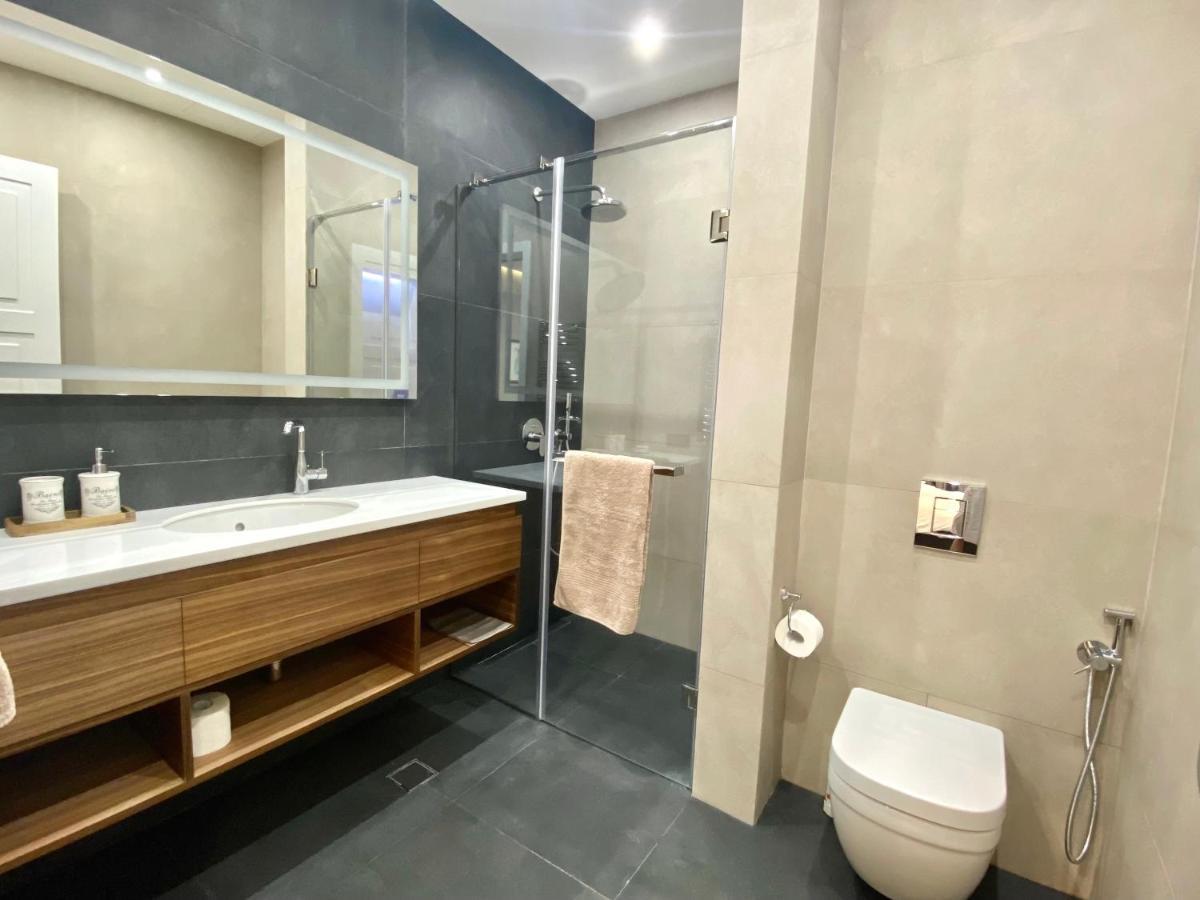 Heart Of Yerevan - City Center Luxury Apartments Kültér fotó