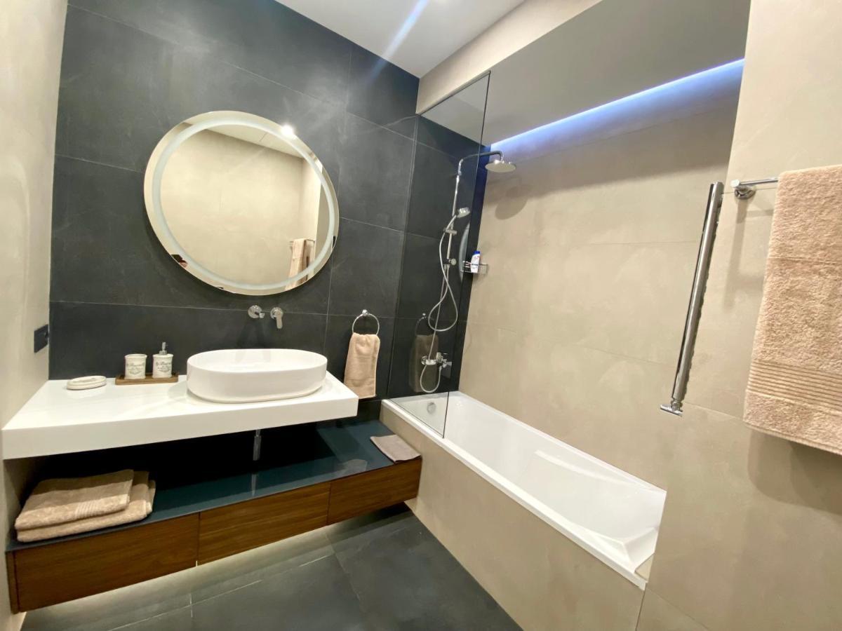 Heart Of Yerevan - City Center Luxury Apartments Kültér fotó