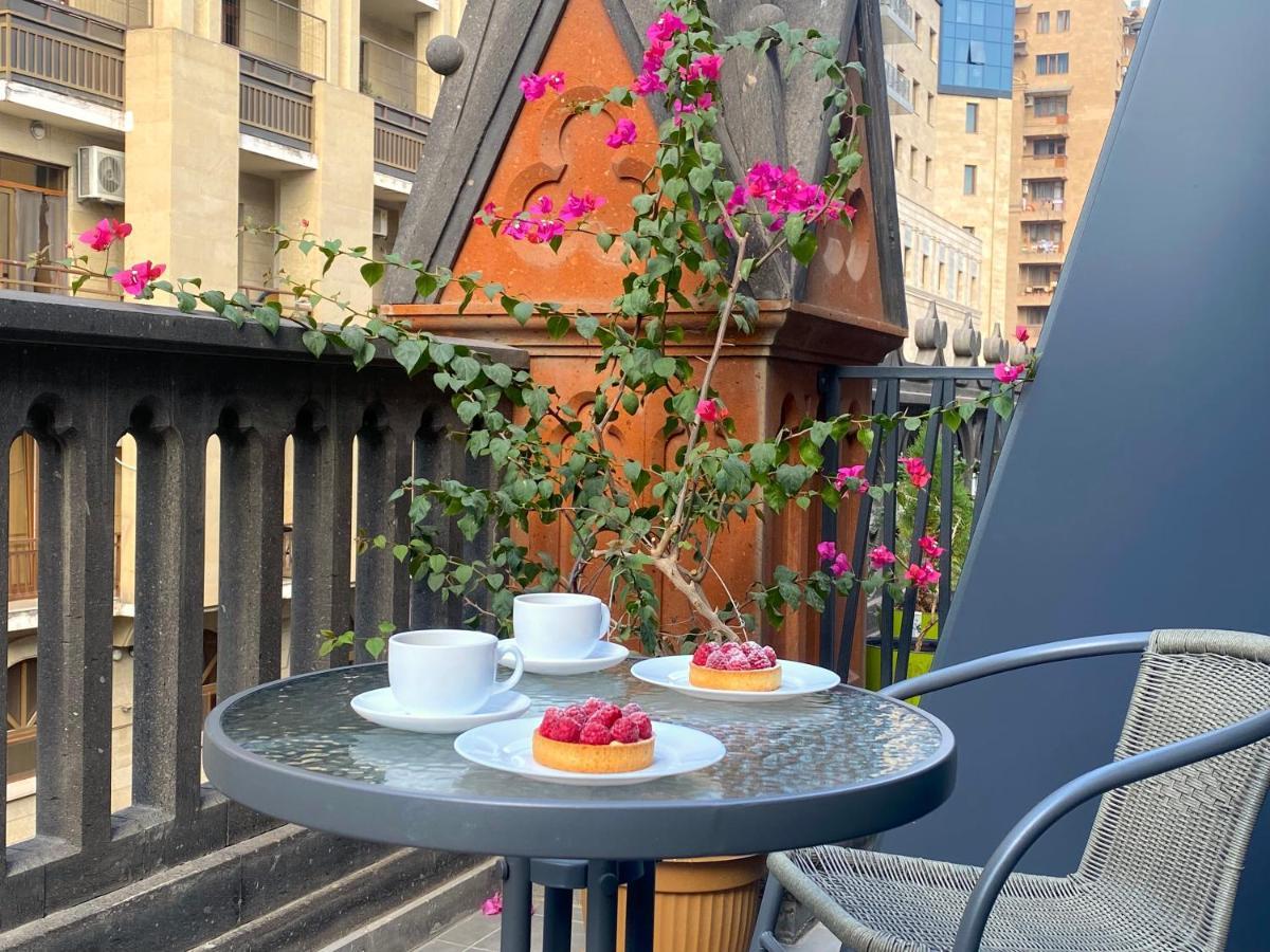 Heart Of Yerevan - City Center Luxury Apartments Kültér fotó