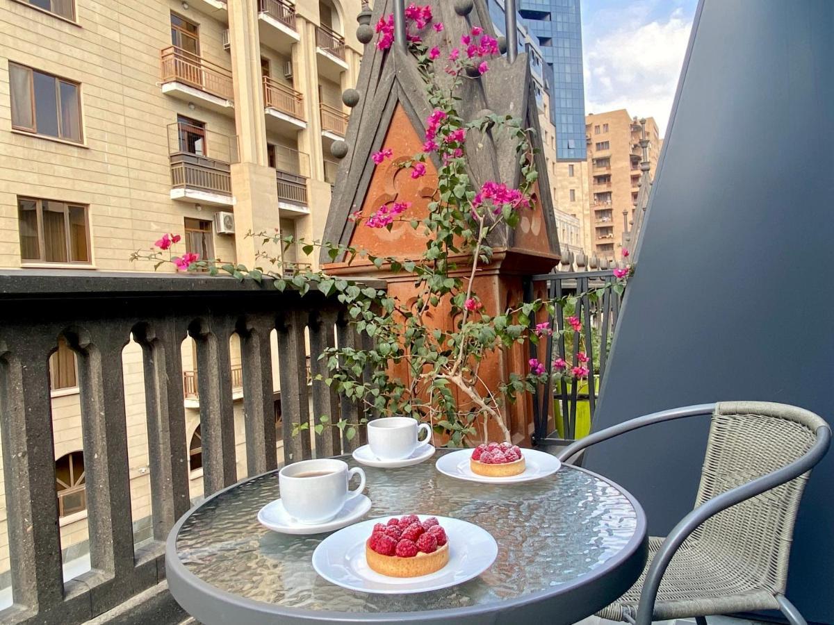 Heart Of Yerevan - City Center Luxury Apartments Kültér fotó
